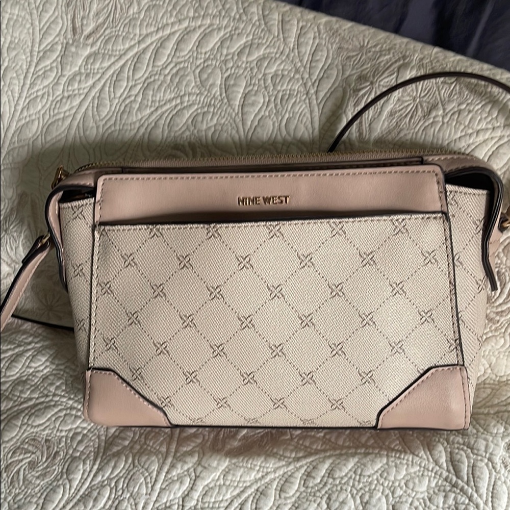 Nine West Cream/Blush Crossbody Purse/Bag * EUC